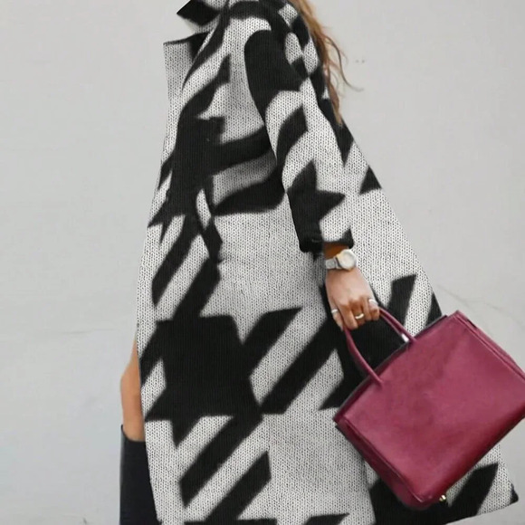 Black & White Casual Women's Contrast Color Long Sleeve Printed Knit Cardigan - Picture 2 of 4